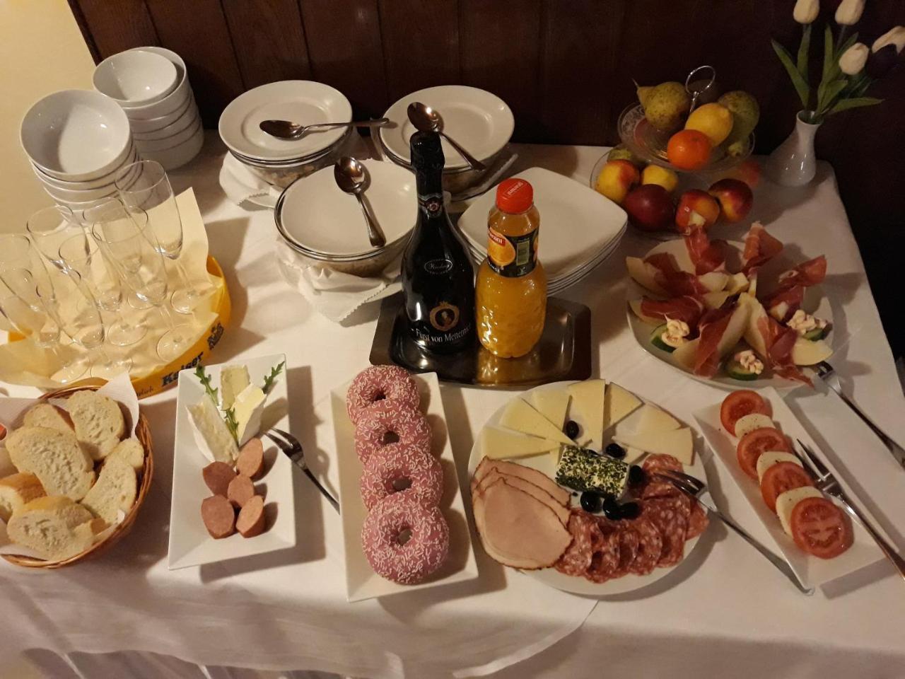 בצנשטיין Hotel Luca מראה חיצוני תמונה